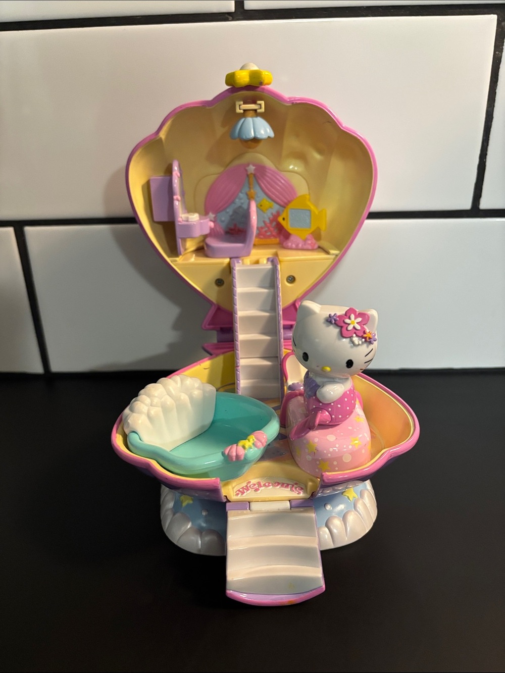 Sanrio Hello Kitty Dream World Dream Seashell Hotel Compact Play Set *complete*